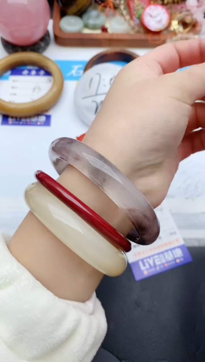 【闪购商品】石英质玉手镯未镶嵌179+61/62