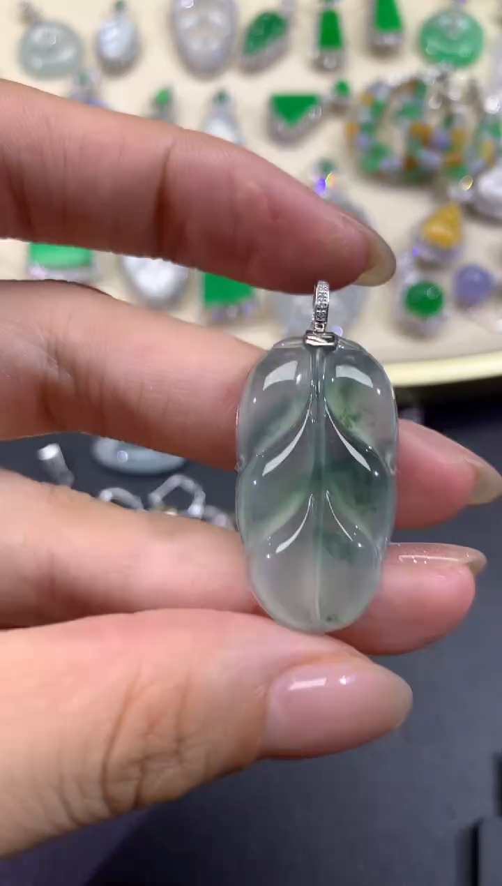 【闪购商品】翡翠吊坠(不含链)18K金镶嵌27天然A货翡翠