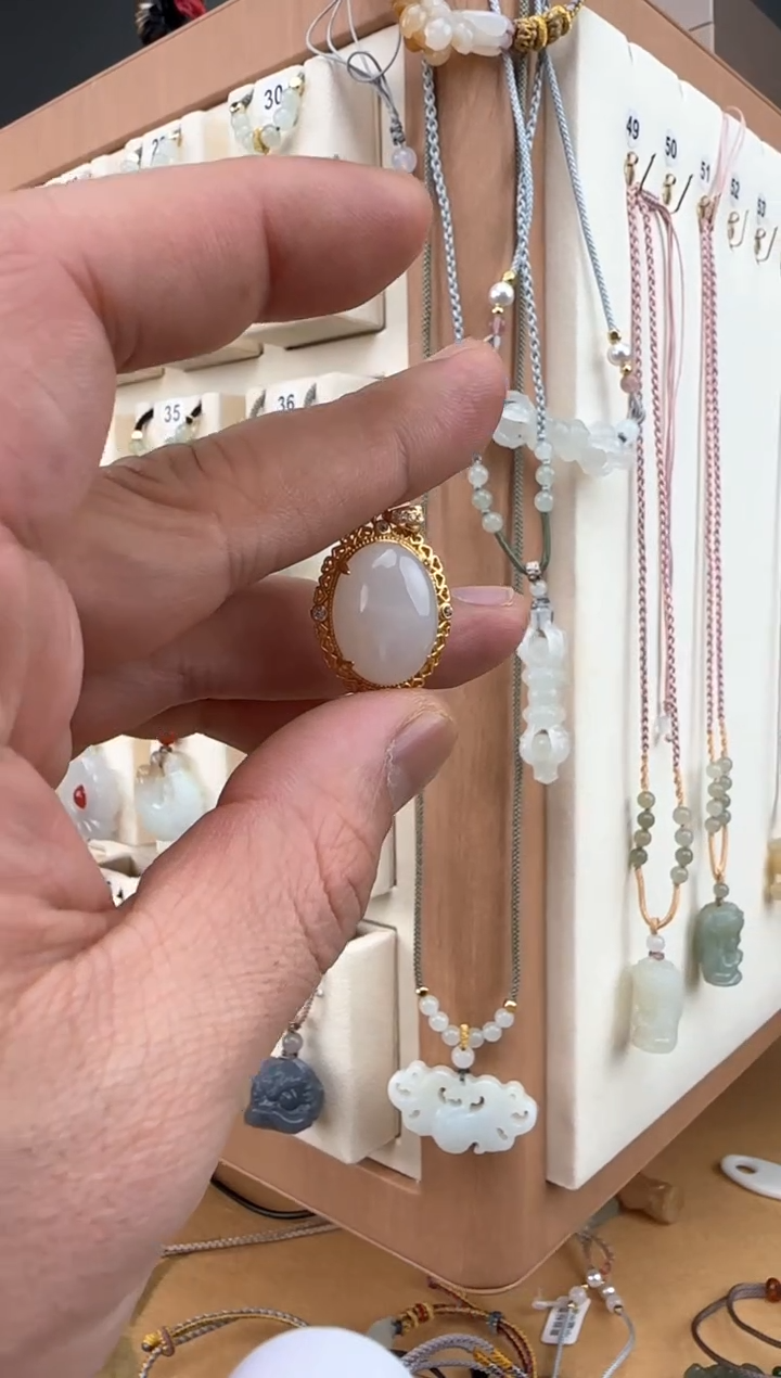 【闪购商品】和田玉吊坠(不含链)银S925镀金镶嵌蛋面吊坠