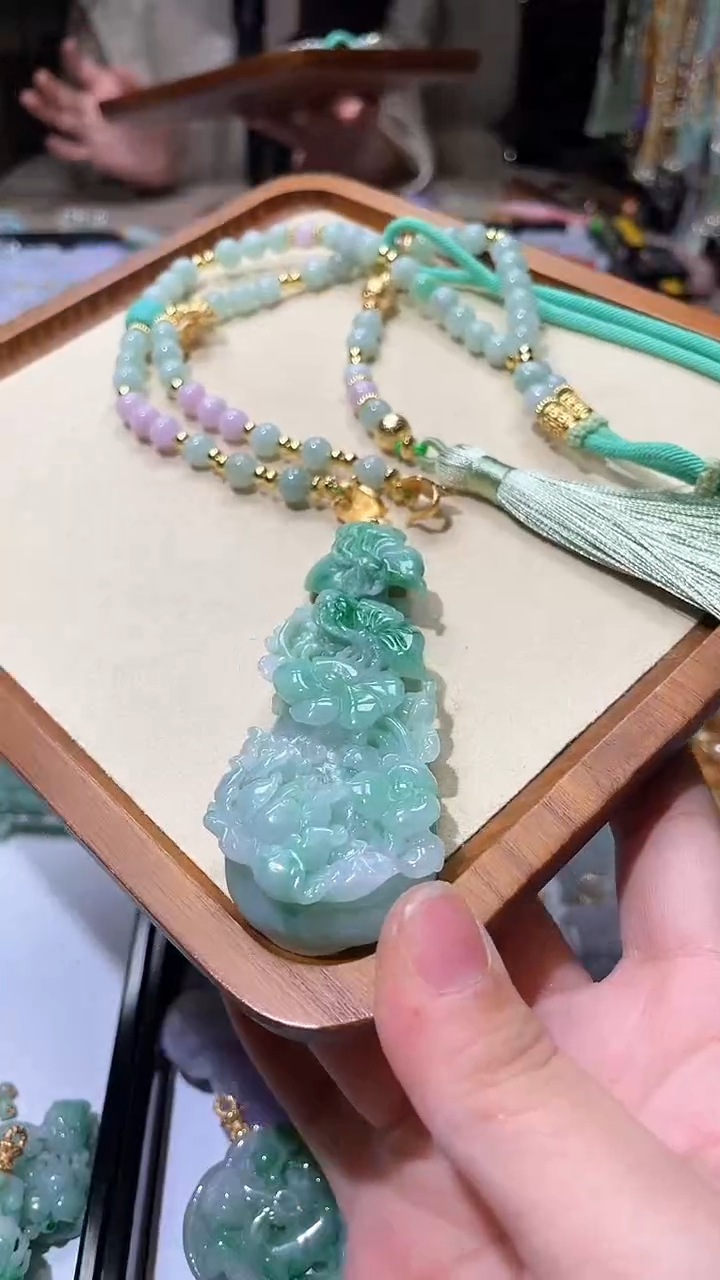 【闪购商品】翡翠颈饰未镶嵌吊坠