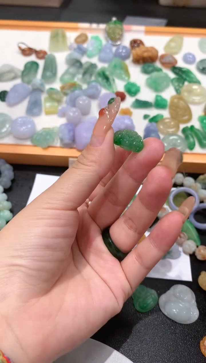 定制翡翠未镶嵌翡翠