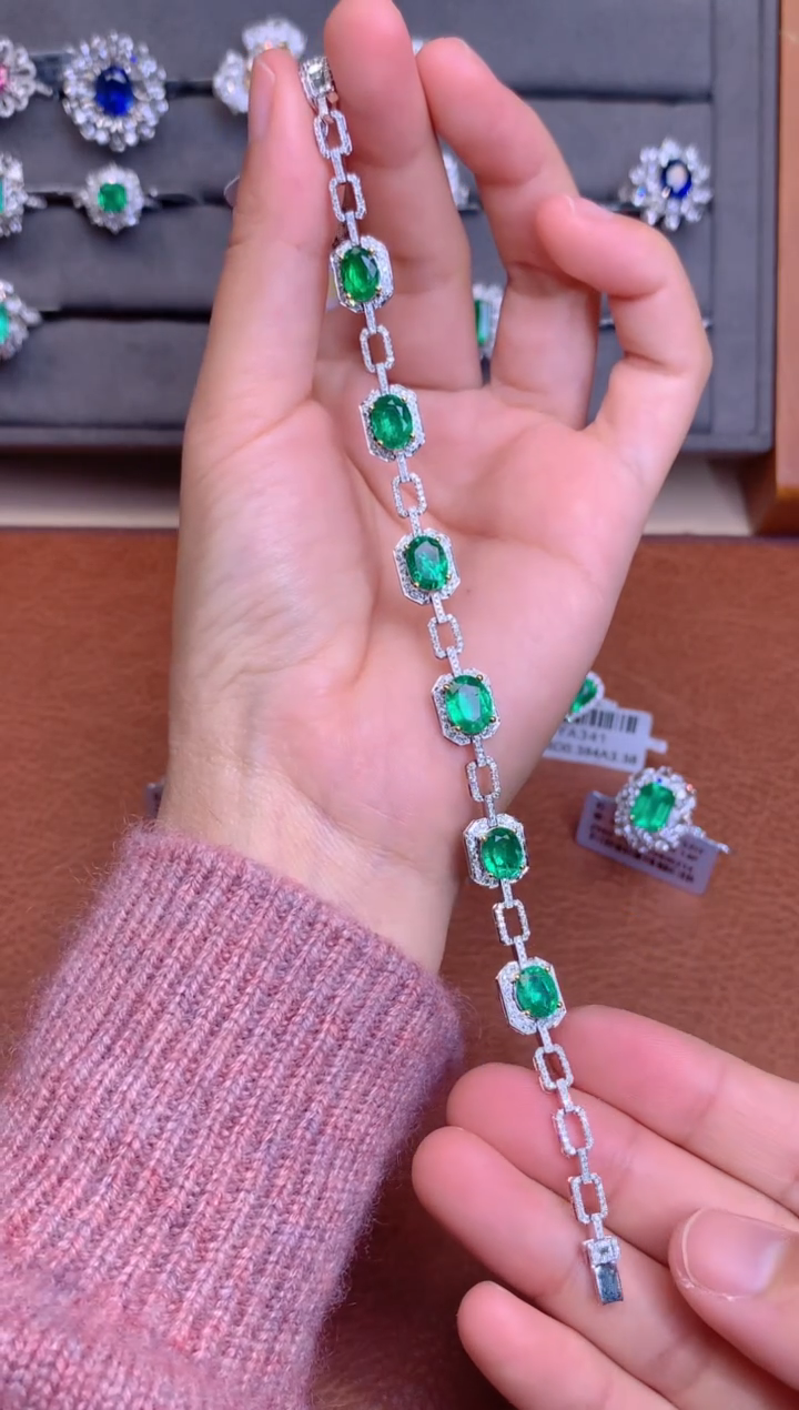 【闪购商品】祖母绿手链18K金镶嵌5.92CT