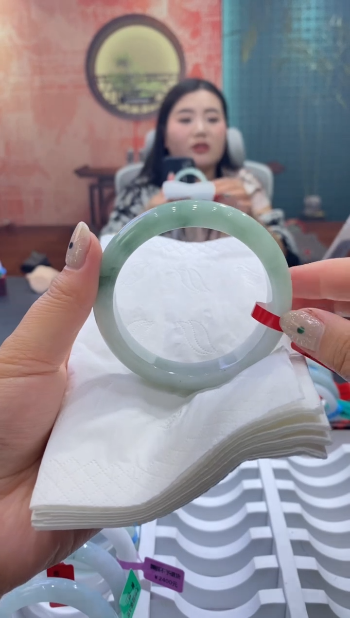 未镶嵌手镯翡翠多人00010935