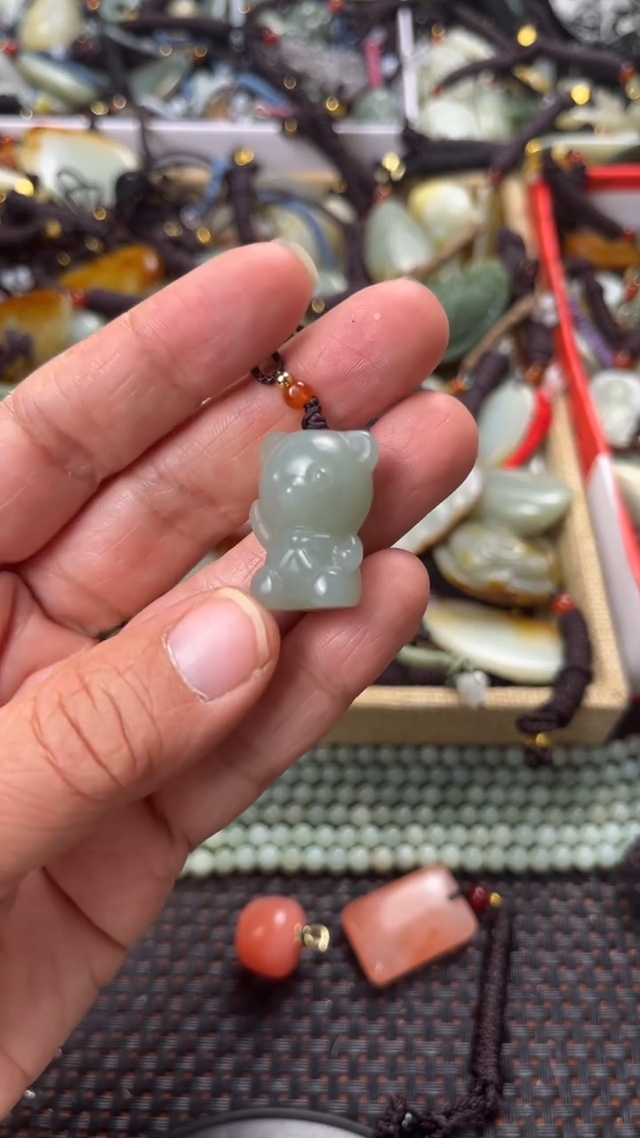 【闪购商品】和田玉颈饰未镶嵌多样性发货没有证书拍一发一有瑕