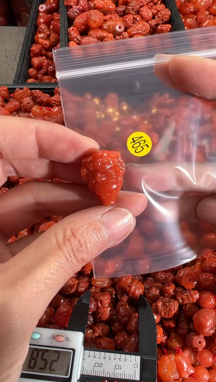 【闪购商品】南红玛瑙颈饰未镶嵌1