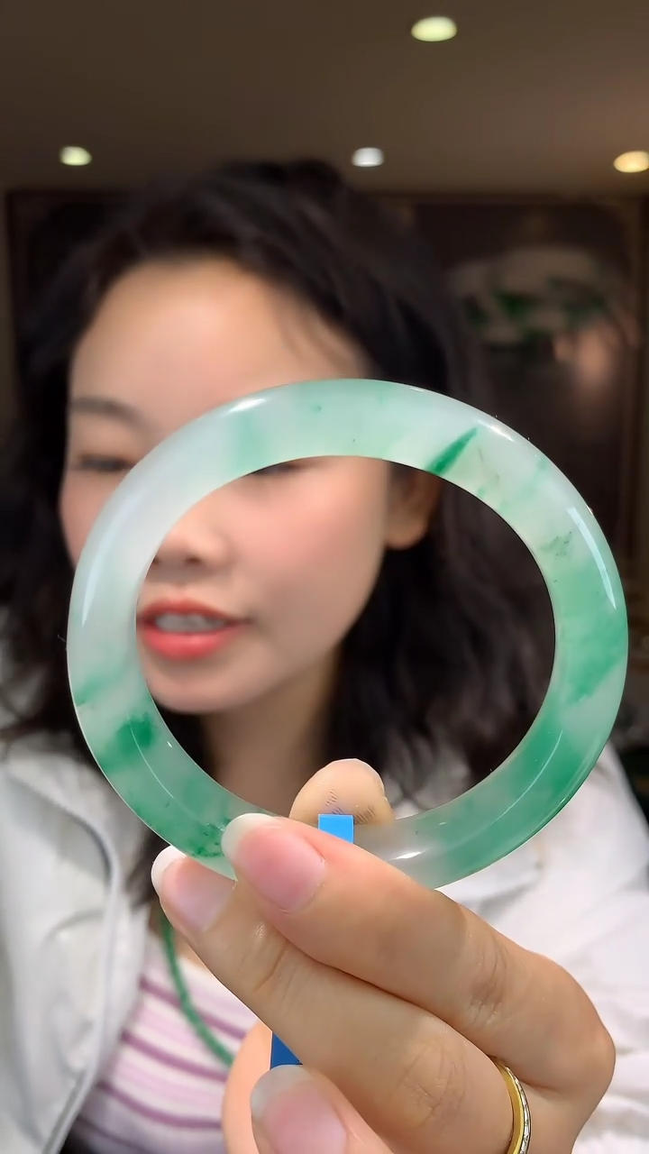 【闪购商品】石英质玉手镯未镶嵌拍一发一