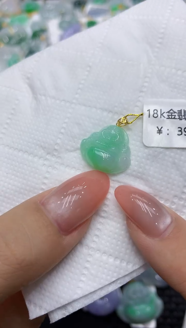 颈饰18K金镶嵌翡翠111111111111
