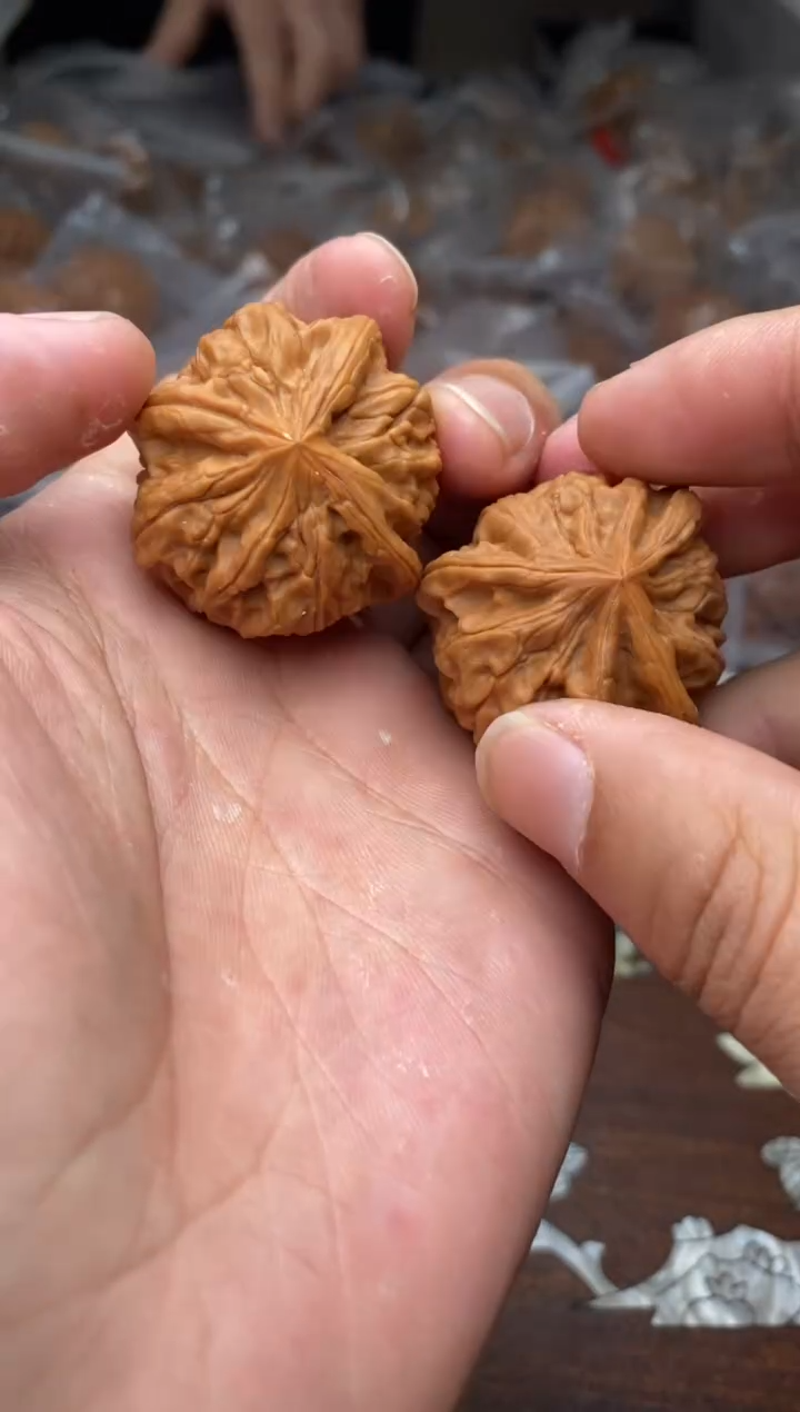 【闪购商品】文玩核桃把件A24号35尺三棱