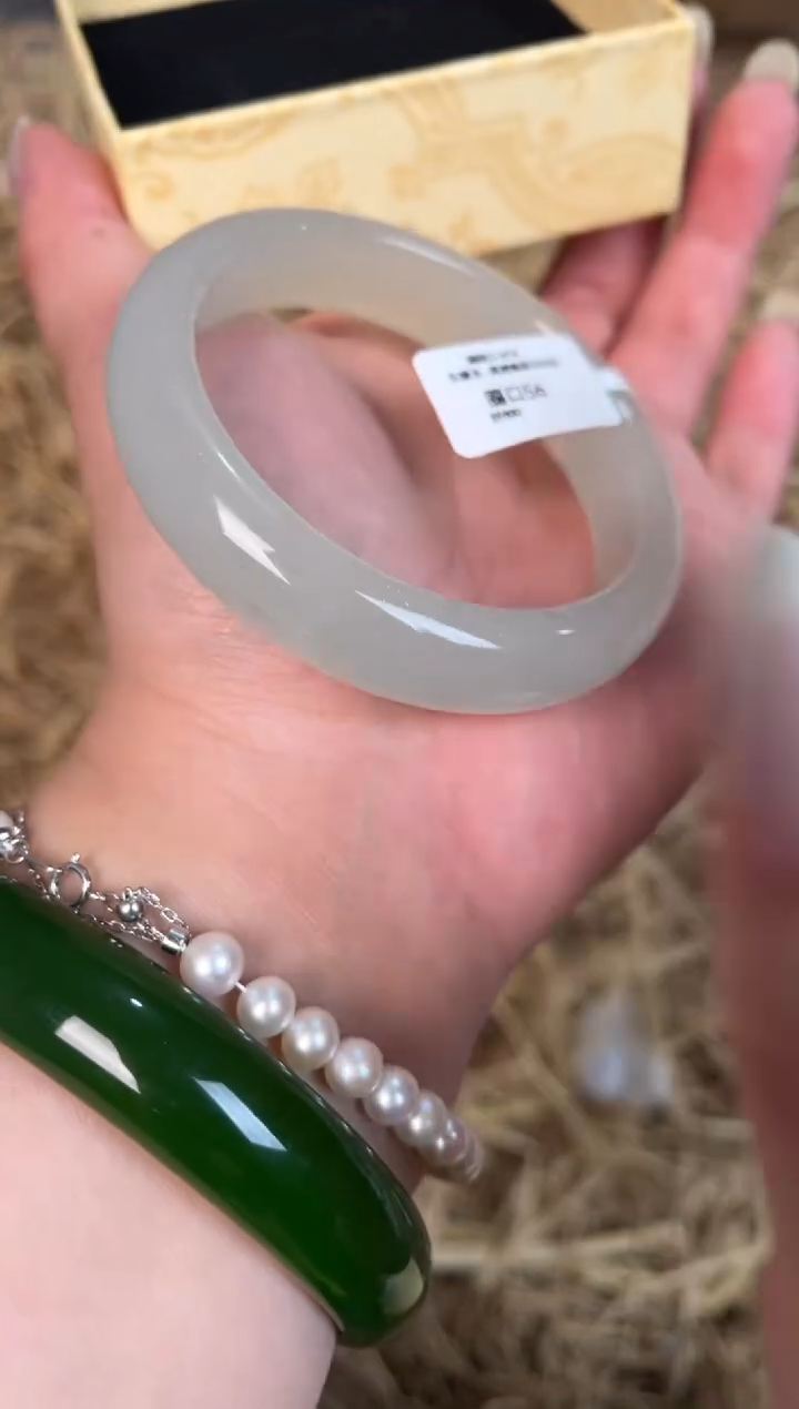 未镶嵌手镯石英质玉D-010