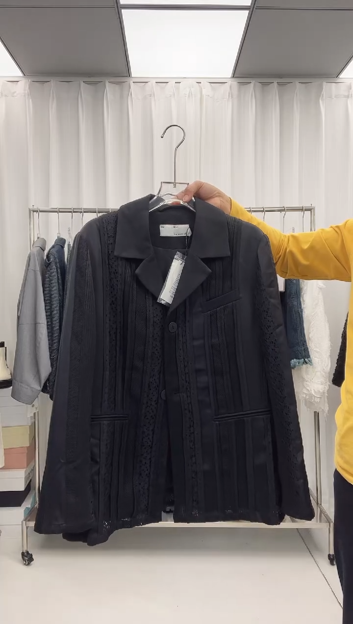 编号087  XUZHI 蕾丝拼西装  2折待开价