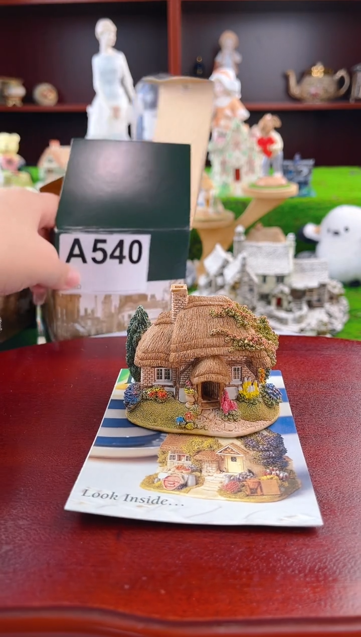 【闪购商品】紫砂茶宠中古小房子