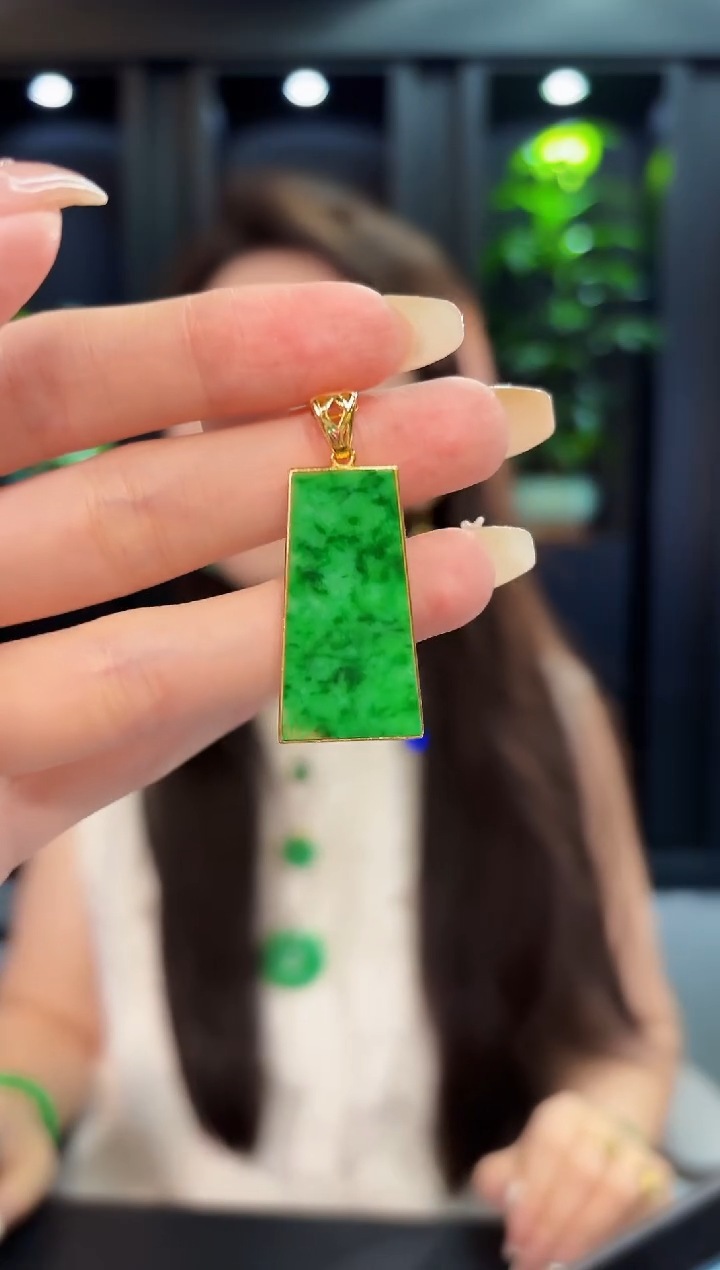 翡翠未镶嵌颈饰缅料A货/多样性发货/一件