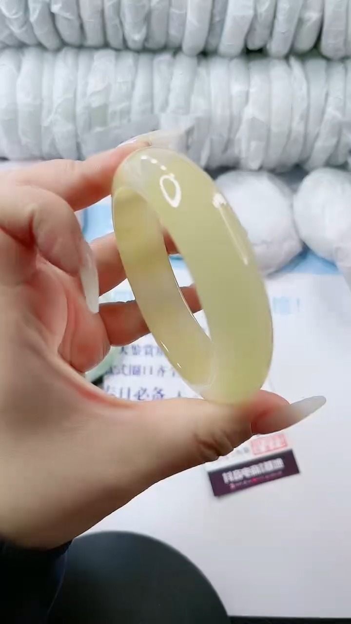 【闪购商品】石英质玉手镯未镶嵌多样性发货L377