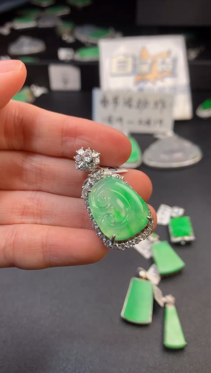 【闪购商品】翡翠颈饰银S925镶嵌翡翠