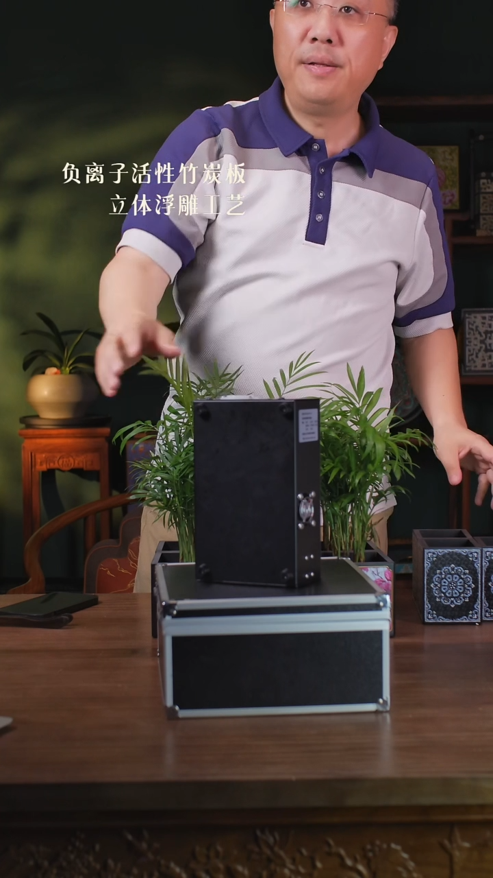 墨**痕壹藏贰宝幻夜笔筒