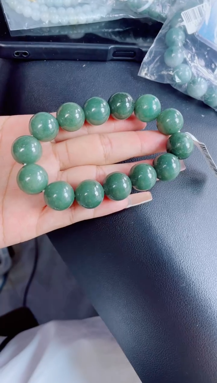 定制翡翠未镶嵌珠串