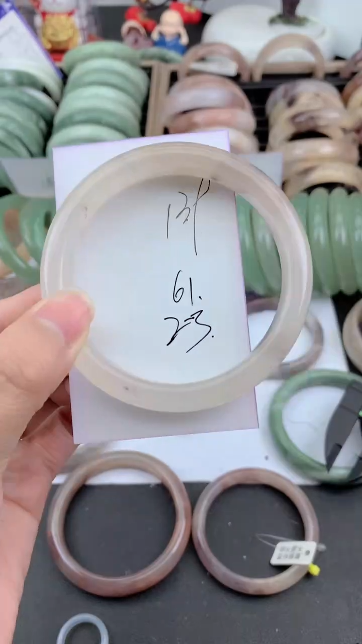 未镶嵌手镯石英质玉139