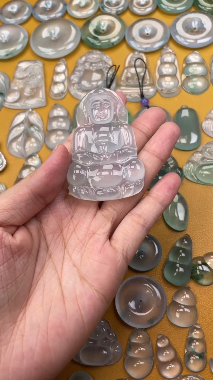 翡翠未镶嵌吊坠(不含链)观音63 39.8 5.8