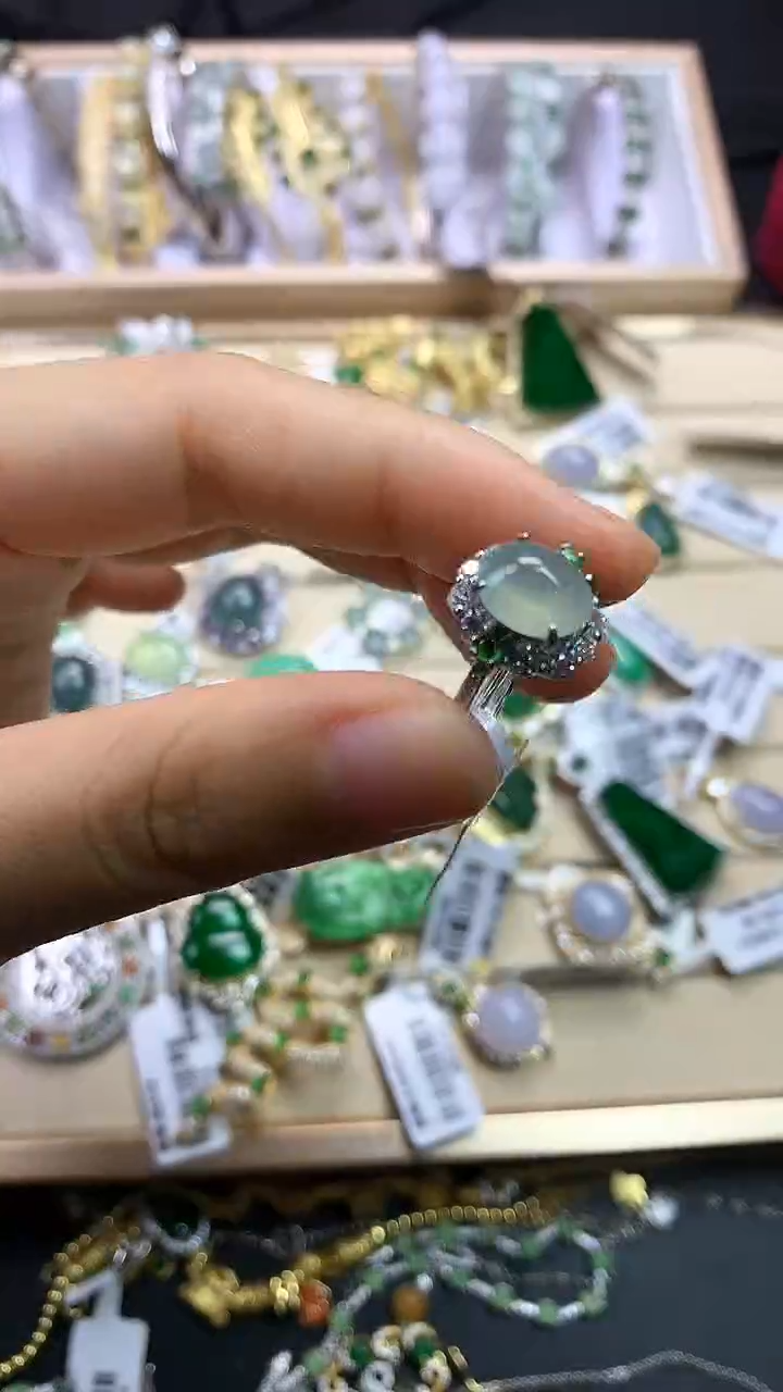 翡翠银S925镶嵌颈饰翡翠 银S925镶嵌 颈饰