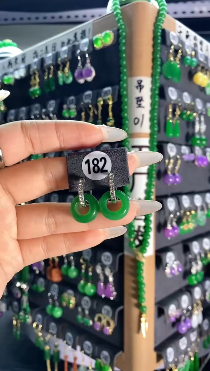 【闪购商品】翡翠颈饰银S925镶嵌182...