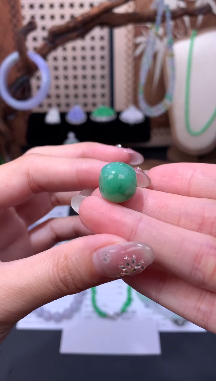 未镶嵌定制翡翠48小时鉴赏期 退货不扣服务费