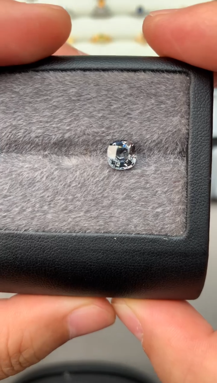 定制尖晶石裸石未镶嵌1.48ct 枕型 金属灰色调