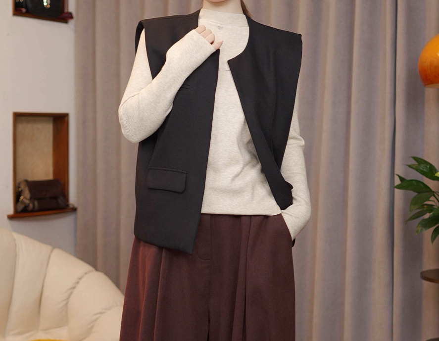 2025秋冬新品设计师款搭配阔版欧版穿搭圆领马夹