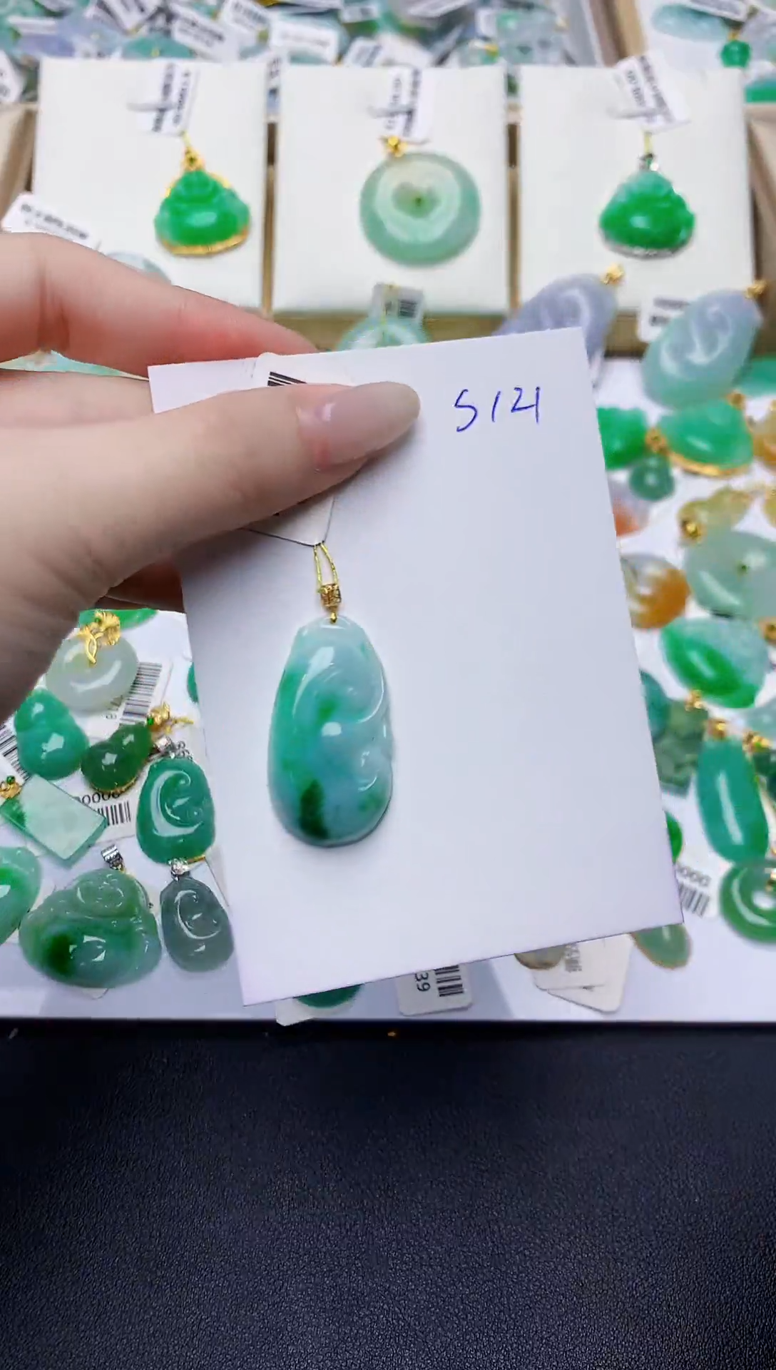 翡翠18K金镶嵌颈饰00000000000