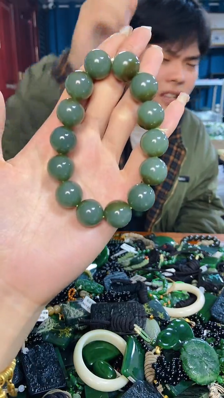 未镶嵌和田玉挂件1