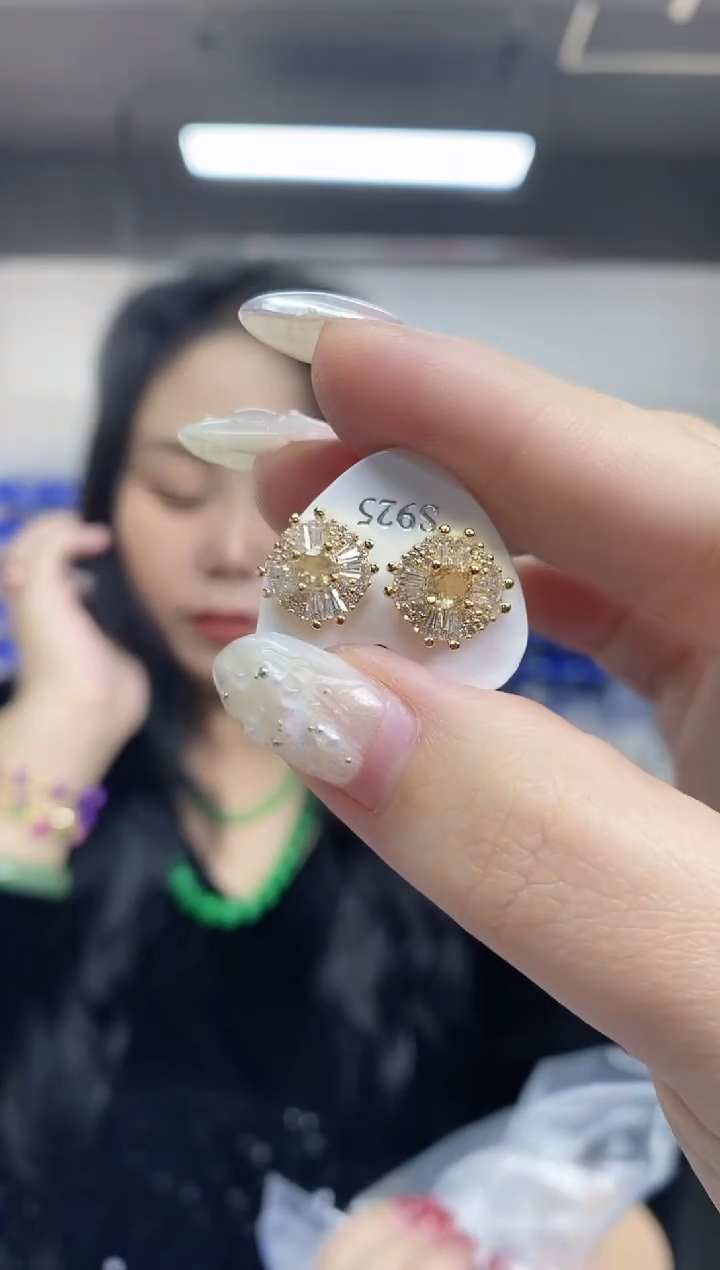【闪购商品】水晶耳饰未镶嵌多样性发其一颜色微差