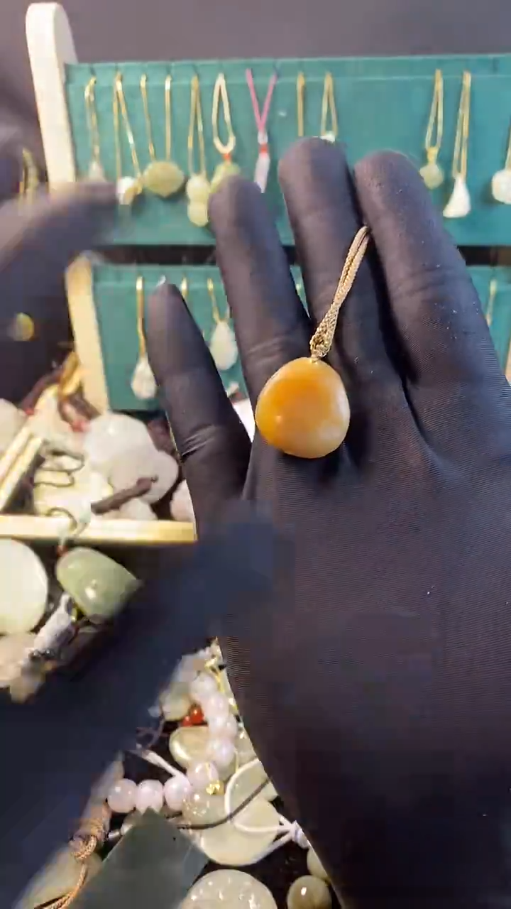 吊坠(赠链)未镶嵌和田玉88