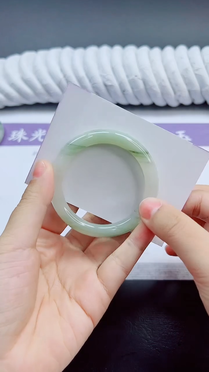 未镶嵌手镯石英质玉127/53