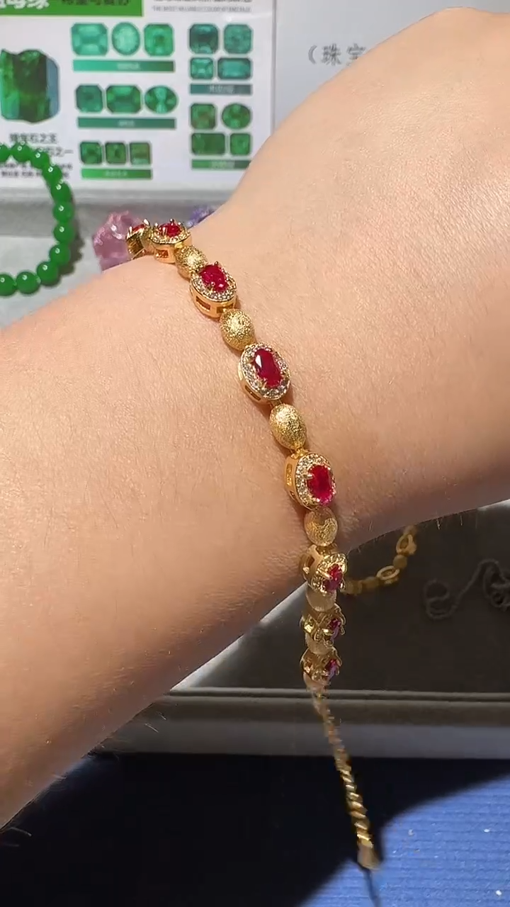 手链18K金镶嵌红宝石...........