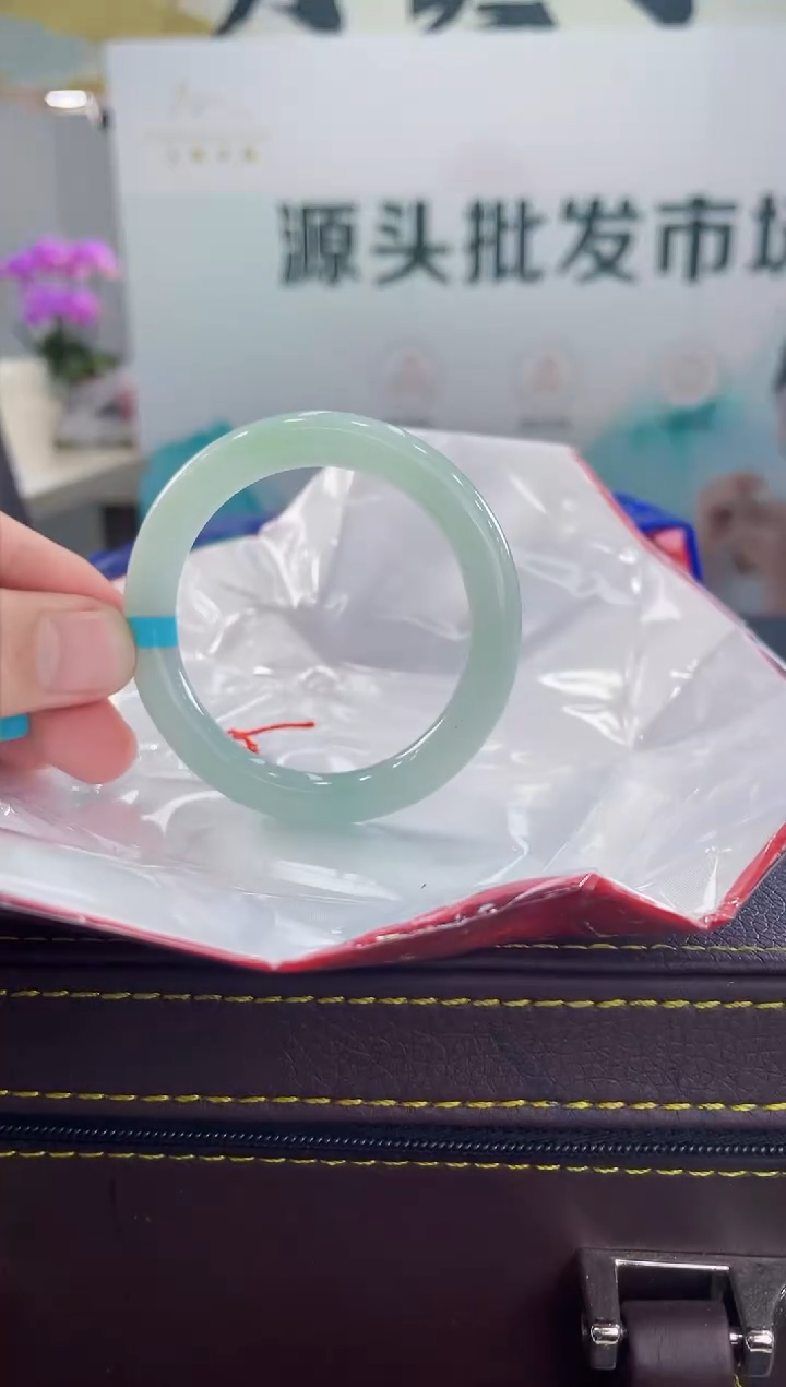 【闪购商品】翡翠手镯未镶嵌手镯