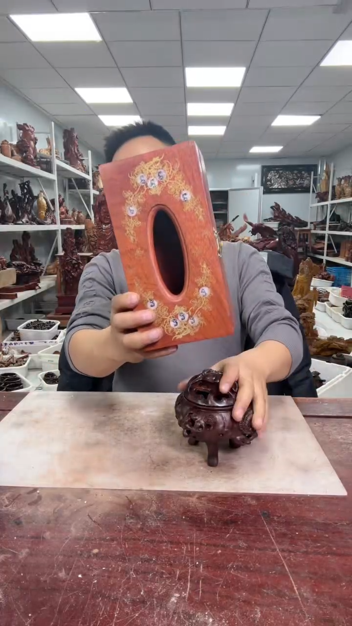 【闪购商品】花梨木类木雕工艺品8888888