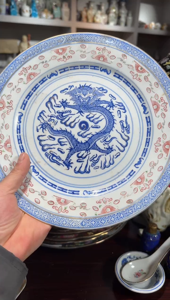 盘567时期景德镇陶瓷青花玲珑大盘直径25.5CM