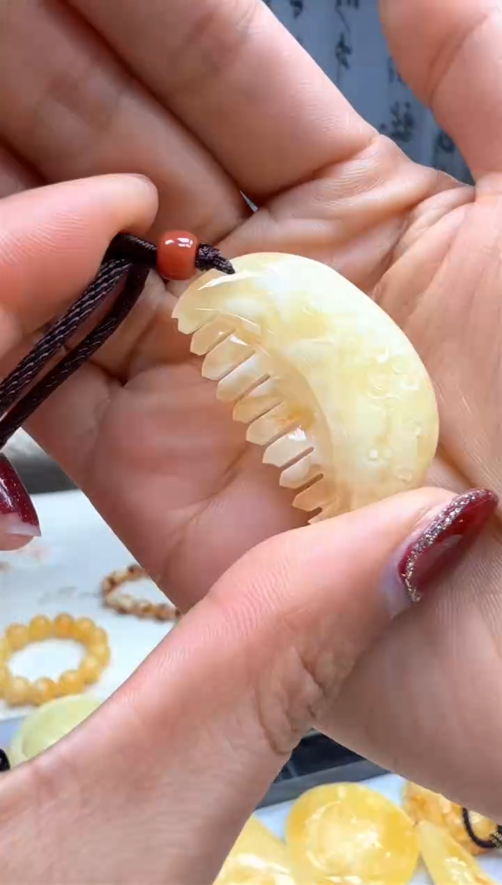 【闪购商品】琥珀裸石未镶嵌挂坠