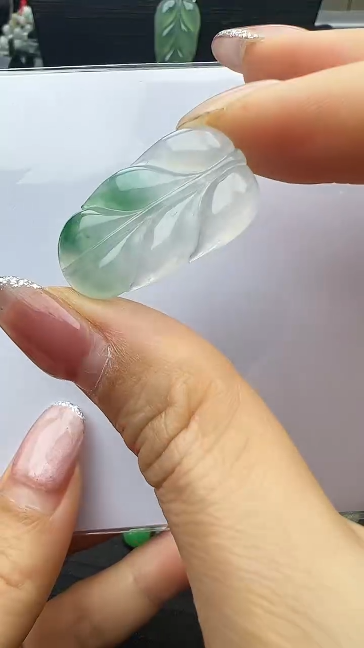 【闪购商品】翡翠颈饰未镶嵌叶子吊坠