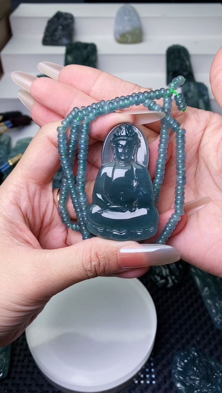 颈饰未镶嵌翡翠 