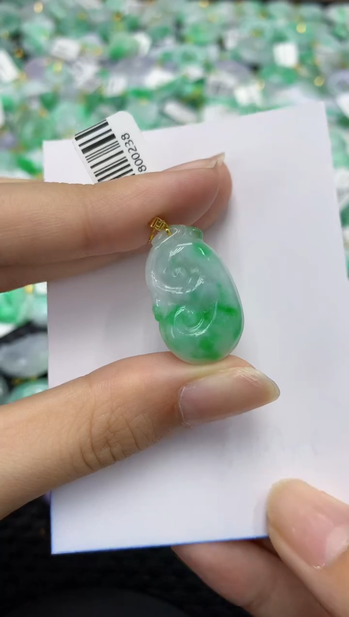 翡翠18K金镶嵌颈饰天然缅甸翡翠A货