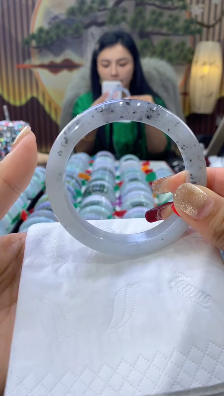 【闪购商品】翡翠手镯未镶嵌多人00147