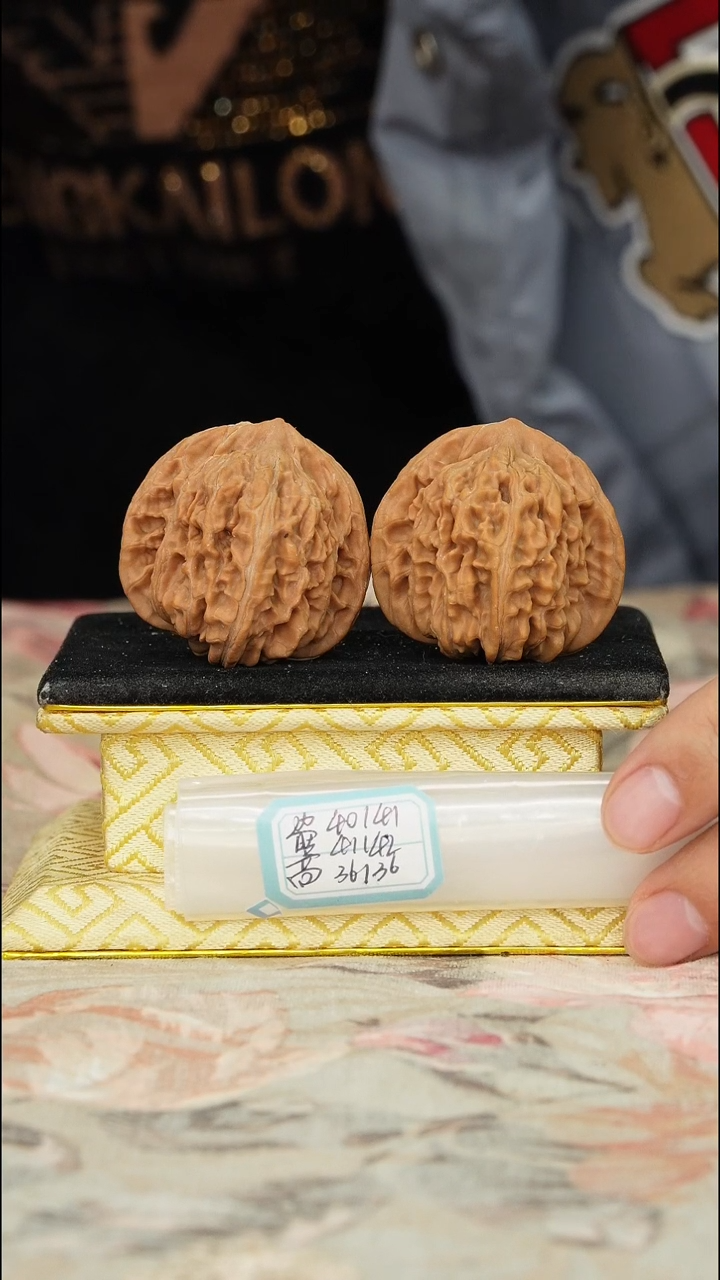 【闪购商品】文玩核桃把件平谷四座楼