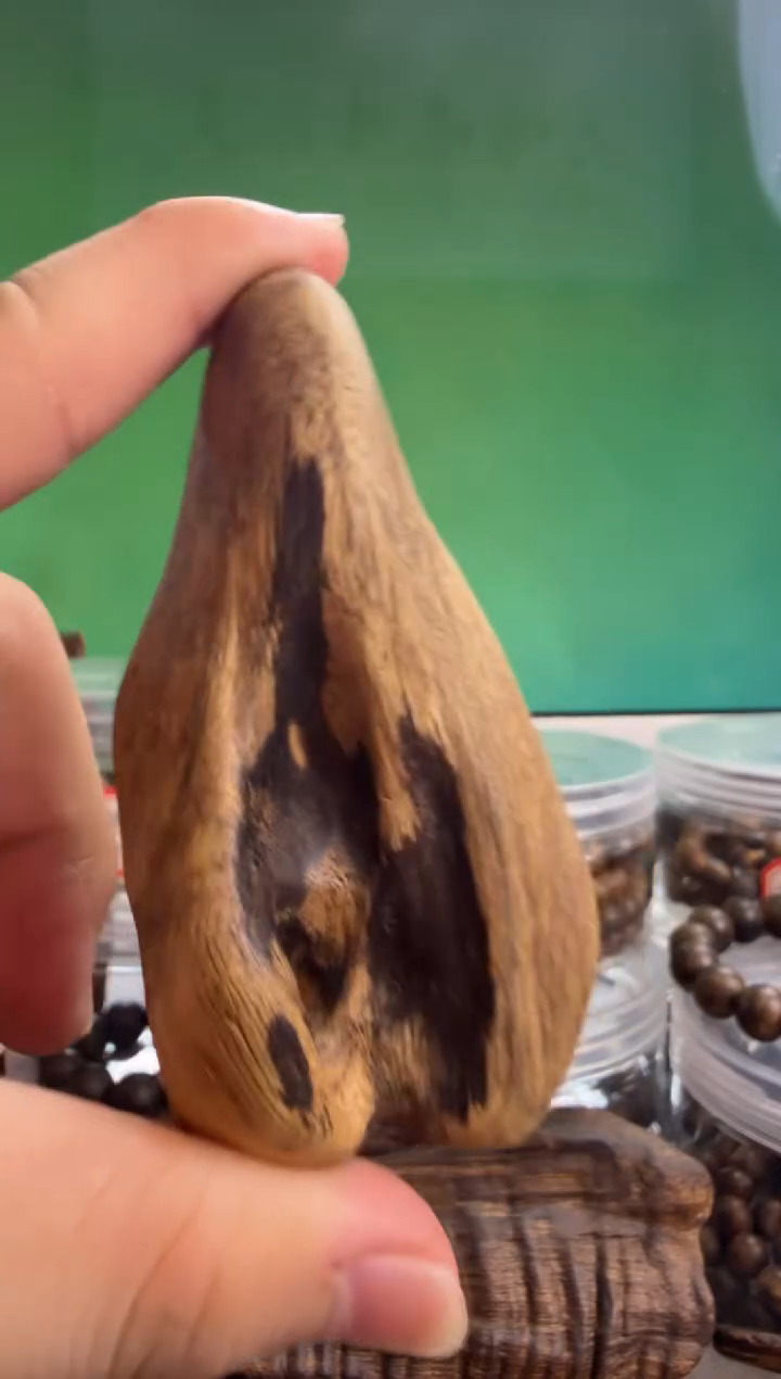 沉香手把件多样性发一