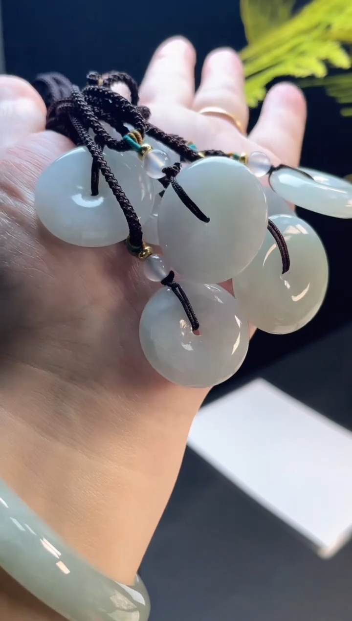 吊坠(不含链)未镶嵌翡翠平安扣