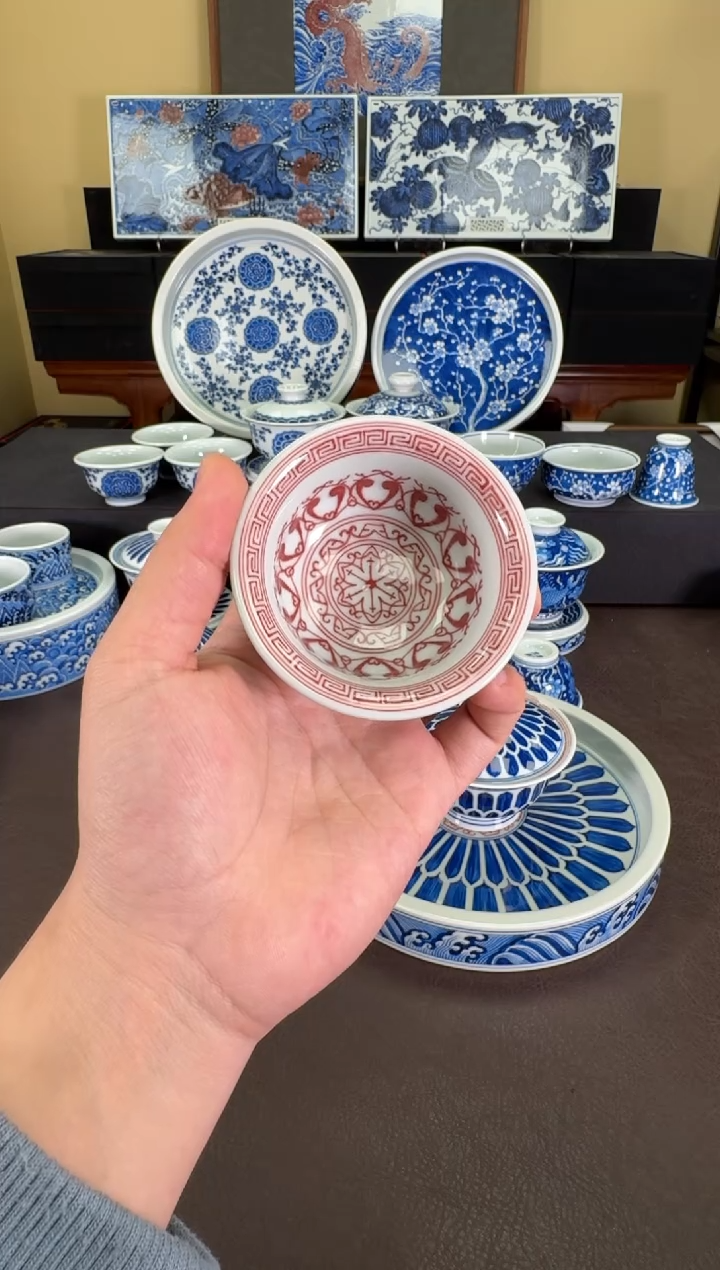 【闪购商品】瓷片羿器窑双菊瓣纹压手杯