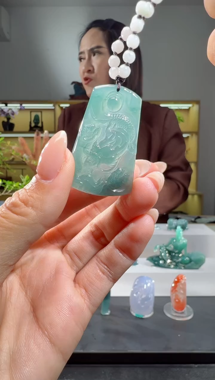 吊坠(不含链)未镶嵌翡翠龙牌（多样性发其一）