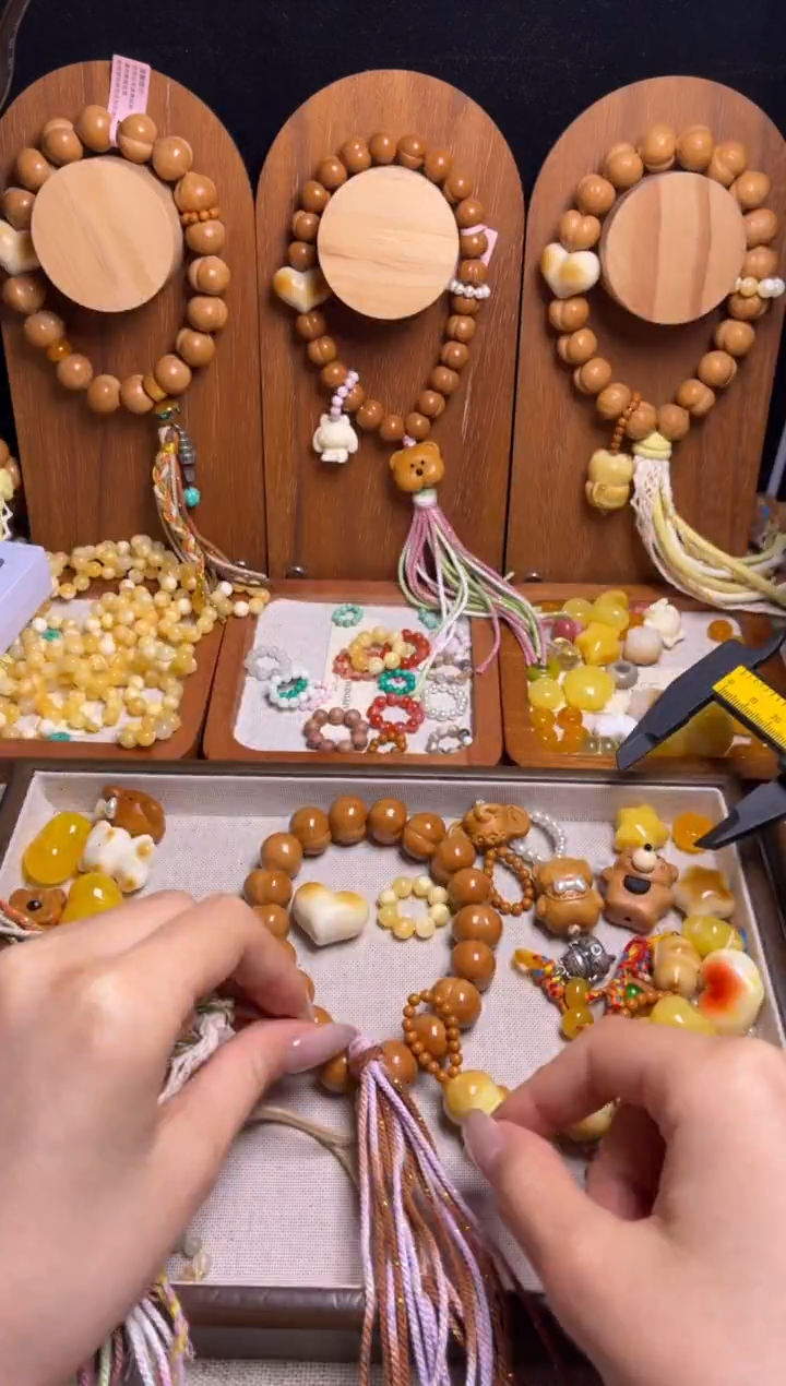 手串猴头核桃无***.全品原皮泡芙爱心黄跑环悟道猫吊坠