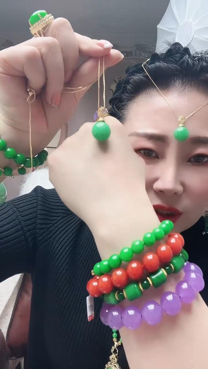 【闪购商品】翡翠颈饰14K金镶嵌球球吊坠