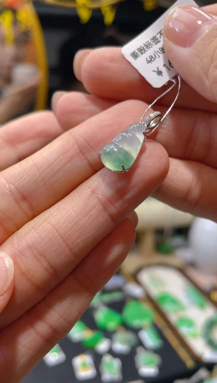 【闪购商品】翡翠颈饰18K金镶嵌假一赔三