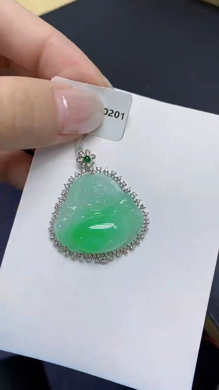 翡翠18K金镶嵌颈饰天然缅甸翡翠A货
